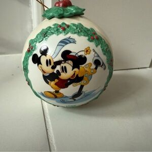 ON ICE Tree Ornament 3.5" tall by Walt Disney Classic Collection 1999 NEW IN BOX